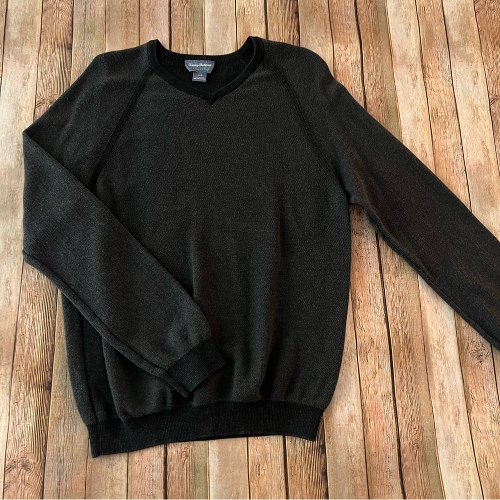 Tommy Bahama men’s knit long sleeve Knit V-Neck pullover sweater | size large